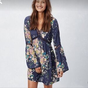 Love stitch medium navy floral dress nwt